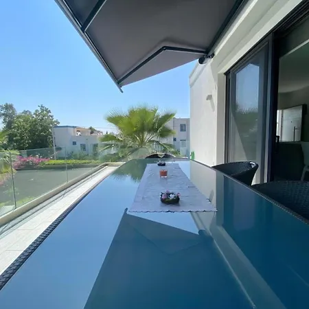 2 Bedroom Flat In Yalikavak 5 Minutes Walking Distance To The Sea Apartamento Gundogan (Bodrum)