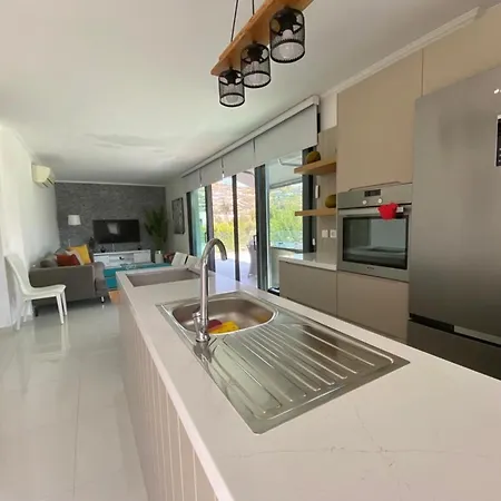 2 Bedroom Flat In Yalikavak 5 Minutes Walking Distance To The Sea 公寓