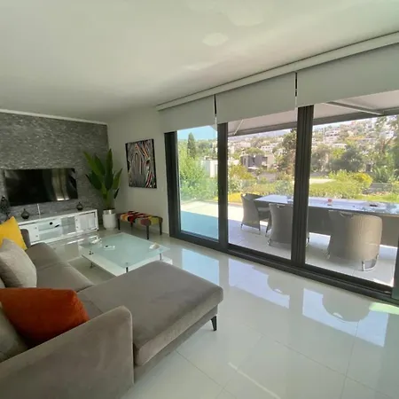 2 Bedroom Flat In Yalikavak 5 Minutes Walking Distance To The Sea *